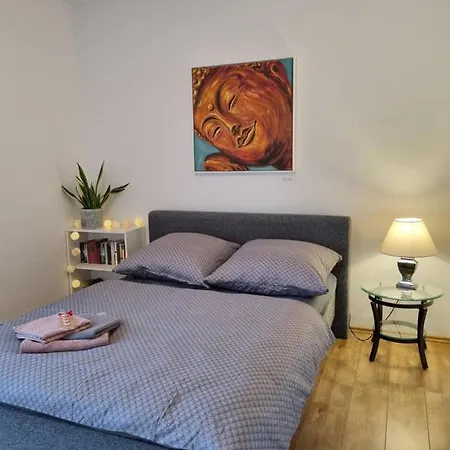 Heidefuerst Apartment *